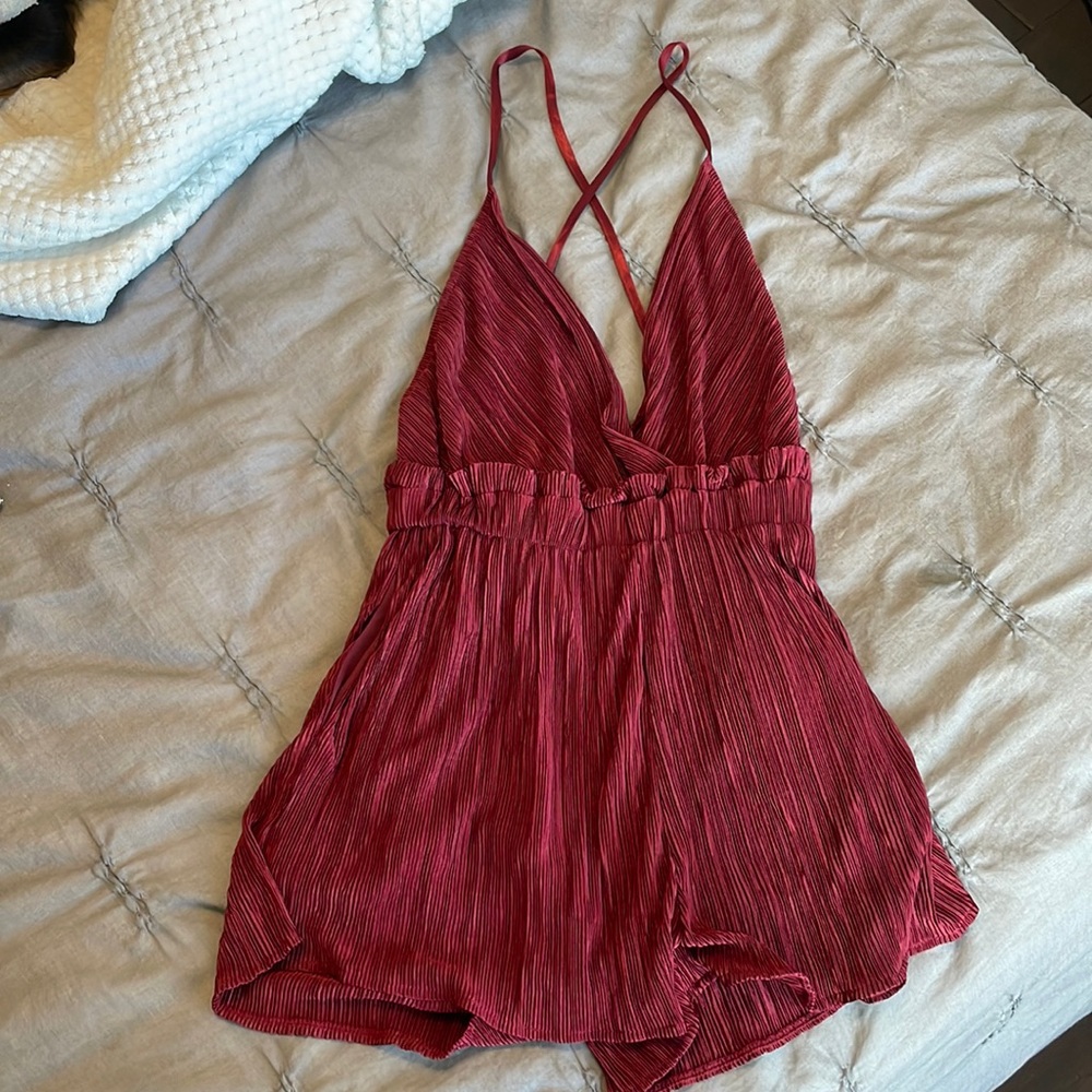 Evenual maroon romper